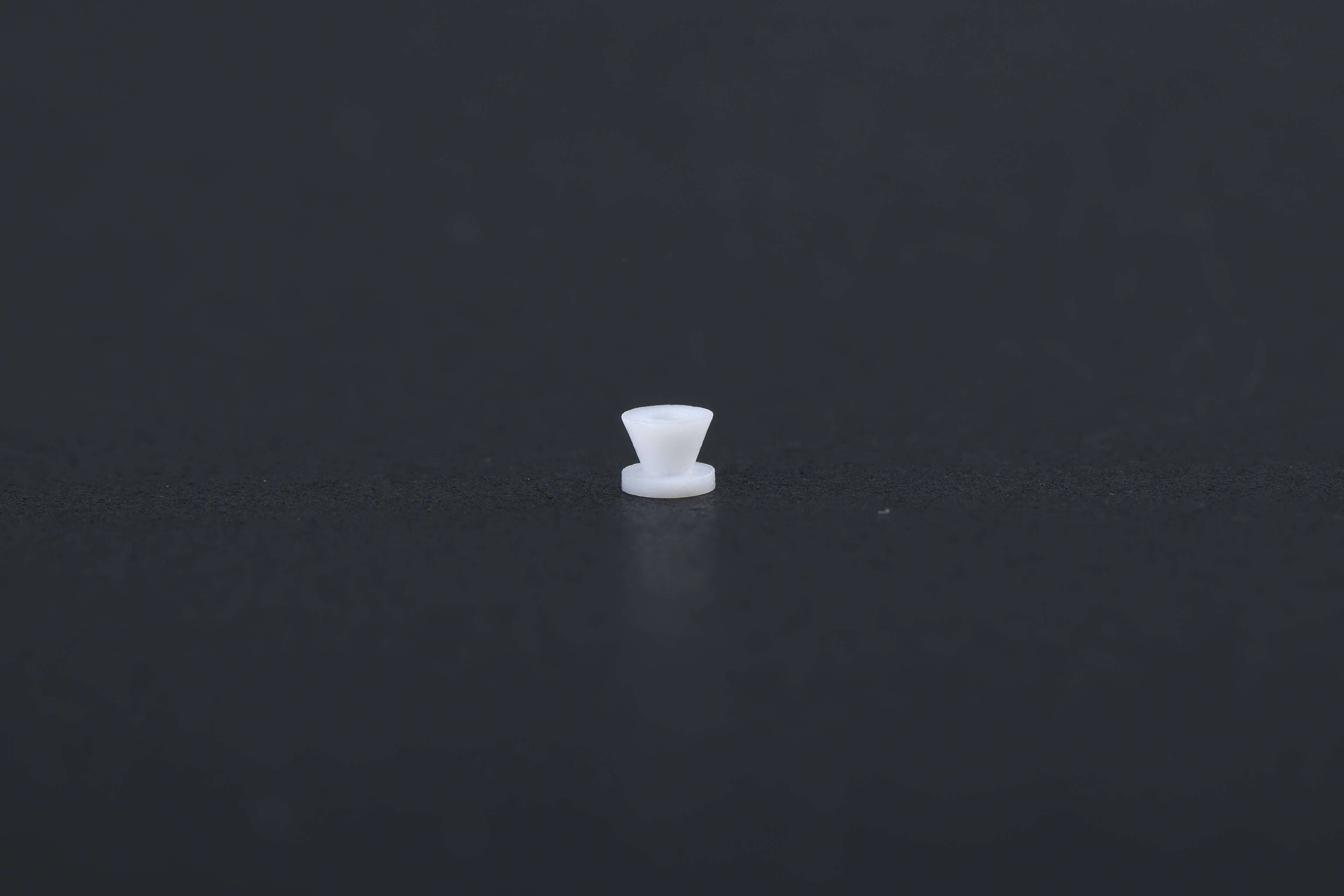 Baxter Beveled Bobbin